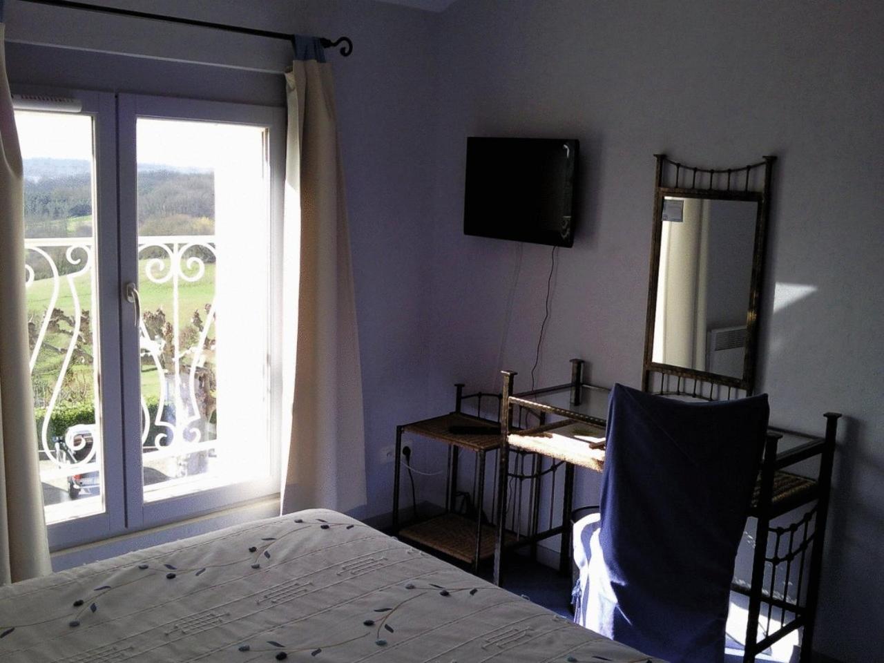 Logis L'Auberge Du Quercy Blanc Molières Exteriör bild